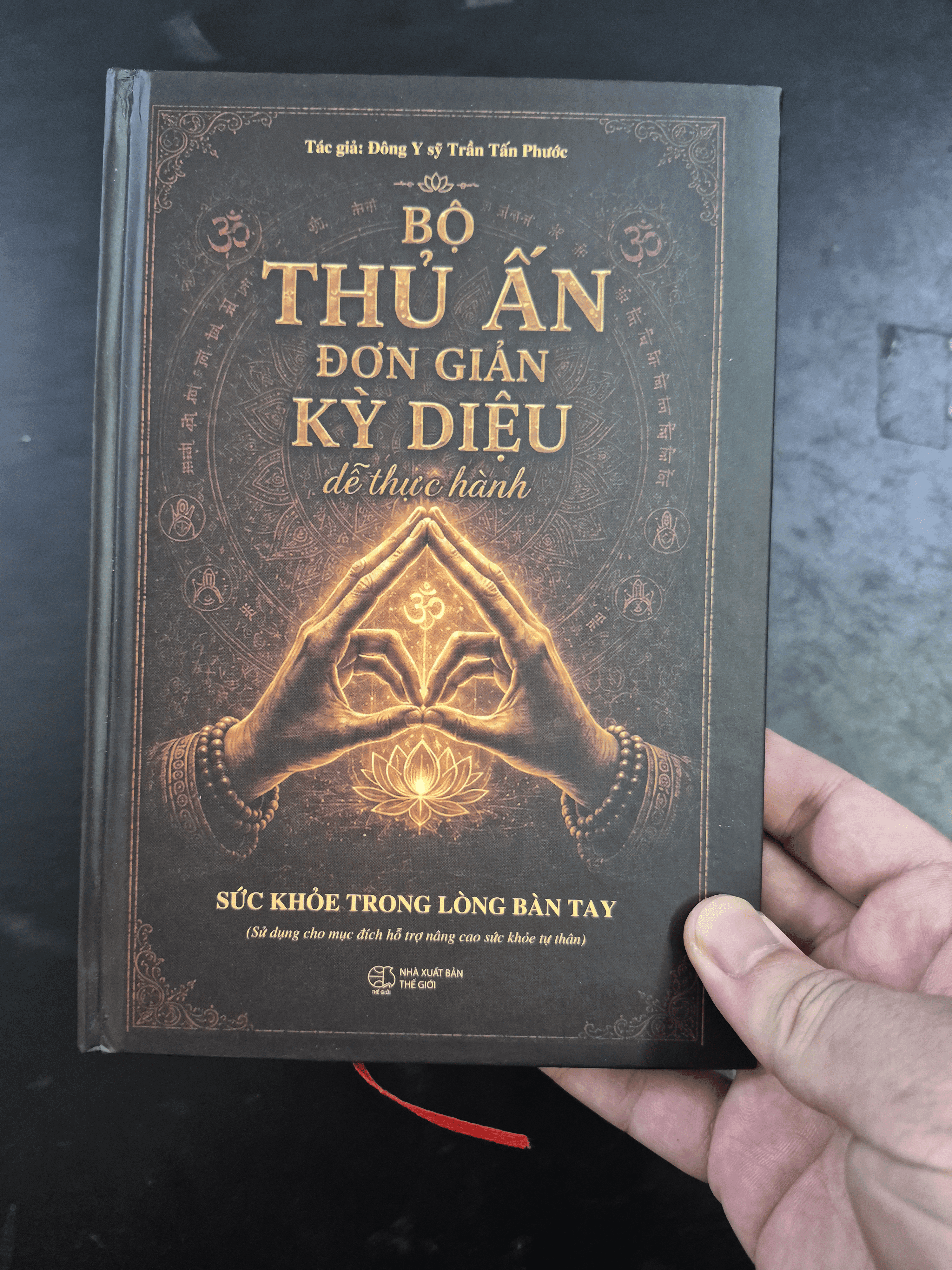 Bìa trước của sách
